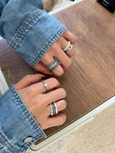 Load image into Gallery viewer, Dot Dot Silver Ring