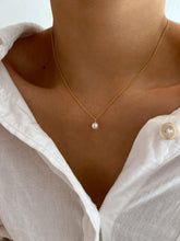 Load image into Gallery viewer, Harper Pearl Dainty Necklace