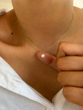 Load image into Gallery viewer, Harper Pearl Dainty Necklace