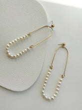 Load image into Gallery viewer, Blake Minimalist Beaded Pearl Earring