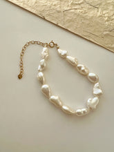 Load image into Gallery viewer, Olivia 14K Gold Baroque Beaded Pearl Bracelet