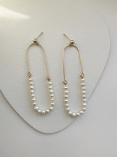 Load image into Gallery viewer, Blake Minimalist Beaded Pearl Earring
