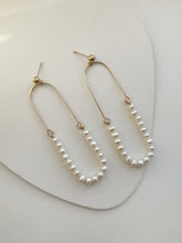Load image into Gallery viewer, Blake Minimalist Beaded Pearl Earring
