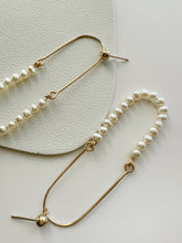 Load image into Gallery viewer, Blake Minimalist Beaded Pearl Earring
