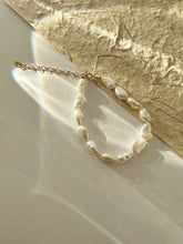 Load image into Gallery viewer, Olivia 14K Gold Baroque Beaded Pearl Bracelet
