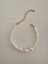 Load image into Gallery viewer, Sandra Beaded Pearl Bracelet Adjustable
