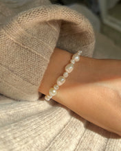 Load image into Gallery viewer, Sandra Beaded Pearl Bracelet Adjustable
